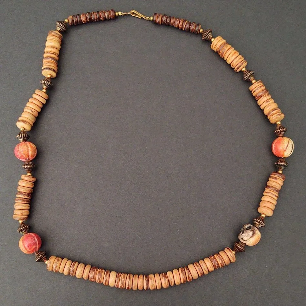 Vintage wood and bead necklace